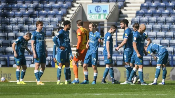 Kiks lidera, pobjede Votforda i Bormuta, Engleska: Championship