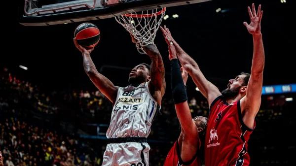 Parni valjak na +20 u Milanu, Euroleague