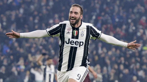 Iguain vladar Milana, Italija: Serie A